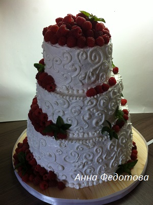 торт свадебный с ягодами